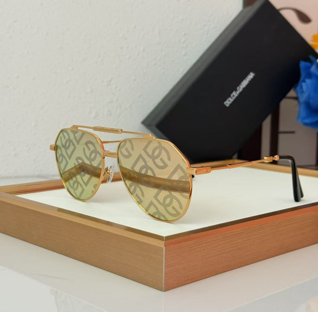 Lentes Dolce & Gabanna dorados